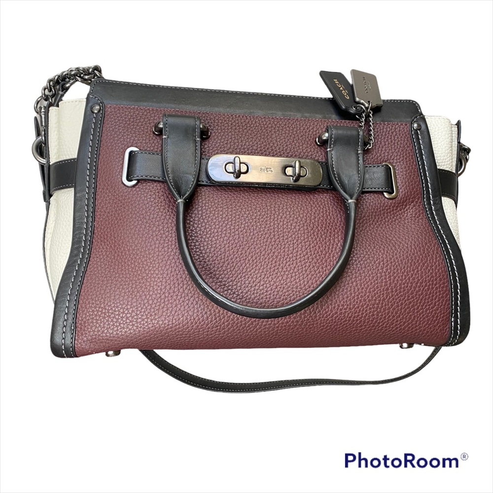 Coach Womens Purse Swagger With Chain In Pebble Leather Colorblock Burgundy